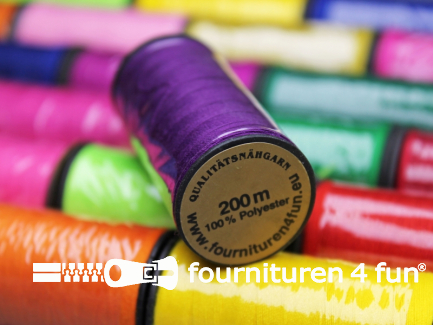 Circa 800 klossen naaigaren - 200 meter - Fournituren4fun - diverse kleuren